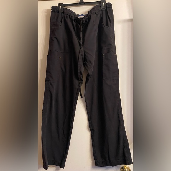 Koi Sapphire 2 piece scrub set black top is XL, pants are L. - Picture 8 of 16
